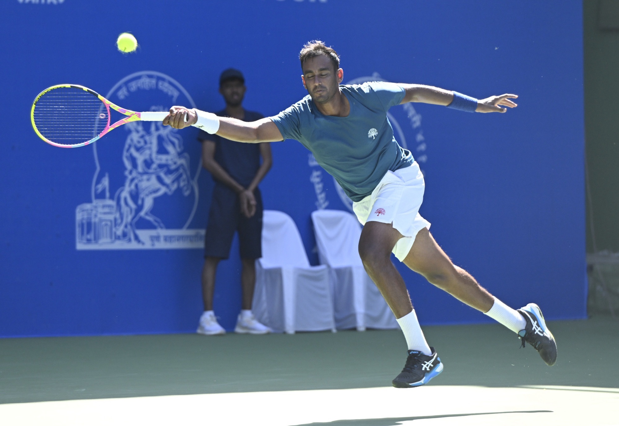 Mukund Sasikumar storms into quarter-finals at ATP Maha Open